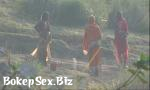 Video Bokep Desi granny changing after bath on river 2018