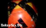Vidio XXX Viado bem dotado faz vídeo segurando sua bola gra hot