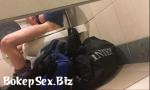 Hot Sex Espiando a atleta en el baño pajeandose 3gp online