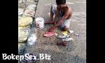 Nonton Video Bokep Desi Man Bathing in Ganges hot