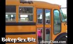 Download Bokep Sopir bus sekolah fucking gadis remaja gratis