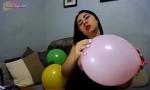 Bokep HD Girl with Juicy Shapes Played with Balloons hot