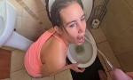 Vidio Bokep Piss slut getting her morning piss facial online