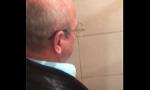 Bokep Full Maduros se pegando no banheiro