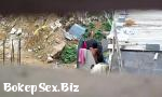 Download Film Bokep Wanita India mandi di luar rumah 3gp online