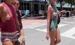 Nonton Bokep Three Girls Braless Walking In Public terbaru