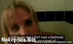 Download Vidio Bokep Blonde gives a blowjob on the toilet terbaru 2018