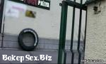 Video XXX Pickup Publik XXX  Pelacur Euro Remaja Menghisap Dick Untuk Uang 03