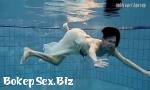 Xxx Sex Khusus vagina remaja berbulu Ceko di kolam renang 2018