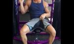 Download Video Bokep culoso marcando bulto en el gym.