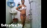 Video Bokep Online Indian College Babe Nude in Hostel Shower bathroom mp4
