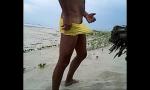 Bokep Hot Baixinho dotado punhetando e gozando na praia terbaru