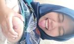 Bokep Full hijab sange pamer toket full http:// 3gp