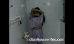 Vidio Bokep Hot Indian Bhabhi Taking Shower With band mp4