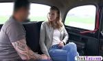 Bokep Full Sexy babe gets screwed by fraud driver in the back hot