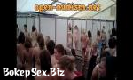 Bokep Sex !!! mass Group showers with many nudist women are  gratis