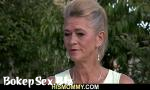 Vidio Bokep Old mom toying her young sy online
