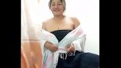 Video Bokep Thai aunty black skirt dancing