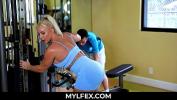 Nonton Bokep Stud Impressed with the New Milf on the Gym gratis