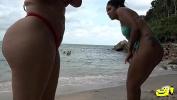 Video Bokep As meninas Hellen Eloa e Mirella Mansur estva se divertindo na praia do Eden no Guaruja e nao imaginavam que estavam sendo filmadas 2022
