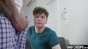 Video Bokep Daddy is Horny For His Stepson apos s Butt gratis