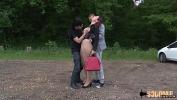 Bokep HD Baise en trio dans une foret gratis