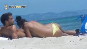 Link Bokep Voyeur beach nudist girl getting suntanned among bikini gals terbaru 2022