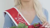 Download Video Bokep This blonde beauty shows us why she deserves her crown terbaru