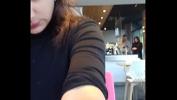 Vidio Bokep Brunette au cafe en public montre ses gros seins Nellyes mp4