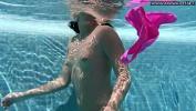 Nonton Video Bokep Sexy skinny teen Jessica stripping underwater hot