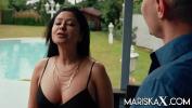 Nonton Video Bokep Busty Latina MILF gets fucked by two handymen outside online