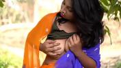 Nonton Video Bokep Desi seducing in saree mp4