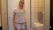 Video Bokep Insatiable sweetie loves peeing cock and gets covered with pee