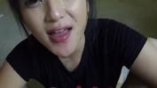 Video Bokep Asian teen girlfriend sucking cock in front of camera gratis