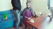 Video Bokep Arab In Head Scarf Sucking Dick From Desk In Office gratis