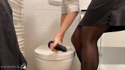 Link Bokep business woman rides a dildo on the office restroom 3gp