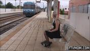 Bokep Mobile Sexy older woman masturbates in public gratis