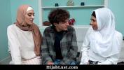 Nonton Video Bokep Perv Stepbrother Making His Hijab Stepsisters Take Their Turn in Riding His Cock Hijablust