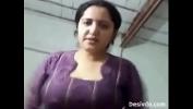 Nonton Bokep Indian mom 2 nice boobs