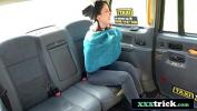 Nonton Video Bokep Slim Latina Minx Gets Naughty In London Cab terbaik