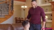 Bokep Terbaru Stepdad Dillon Diaz fucks horny gay stepson Casey Everett hardcore while his stepmom is away terbaik