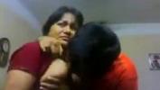 Vidio Bokep Indian aunty hot kiss 2020