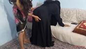 Download Video Bokep Hard Anal Fucking destroyed tight asshole of Arab Muslim Wife coz Sardar penetrated his big cock and made xxx rough anal Fucking while Arab Wife wearing Burqa making loud moans in hindi audio gratis