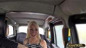 Bokep HD Hot customers pussy gets crushed and granted facial in the taxi hot