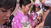 Video Bokep Terbaru Three geishas sucking on one lonely cock online
