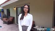 Bokep Online Attractive real estate agent wearing glasses with a natural fit body fucks handyman apos s big cock then lets him cum all over her pretty face gratis