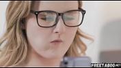 Bokep Online Nerdy In Glasses Sells Her Virginity For Money terbaik