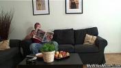 Nonton Video Bokep Busty granny gets laid by son in law gratis