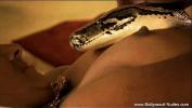 Nonton Bokep sexy indian chick naked with snake 2022