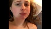 Video Bokep Sus seguidores la convencen de desnudarse mp4